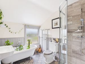 Family Bathroom- click for photo gallery